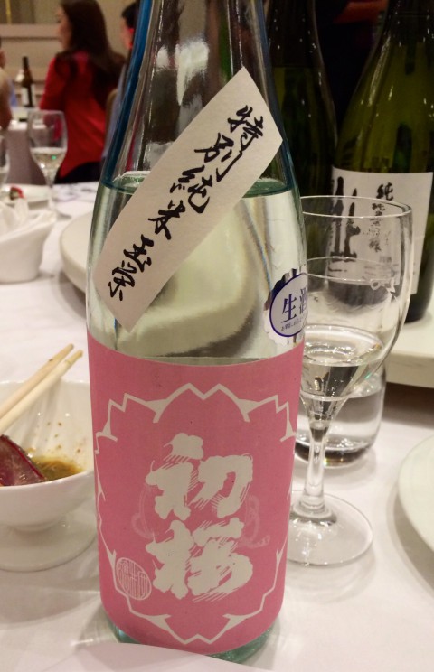 安井酒造場：初桜 特別純米酒 玉栄 生原酒　強い味わいでした、酸度が2.1と高いが、９号酵母を使っているので香りも良いです、酸度が強いので肉料理とか天ぷらとかも非常に良く合いますね！！